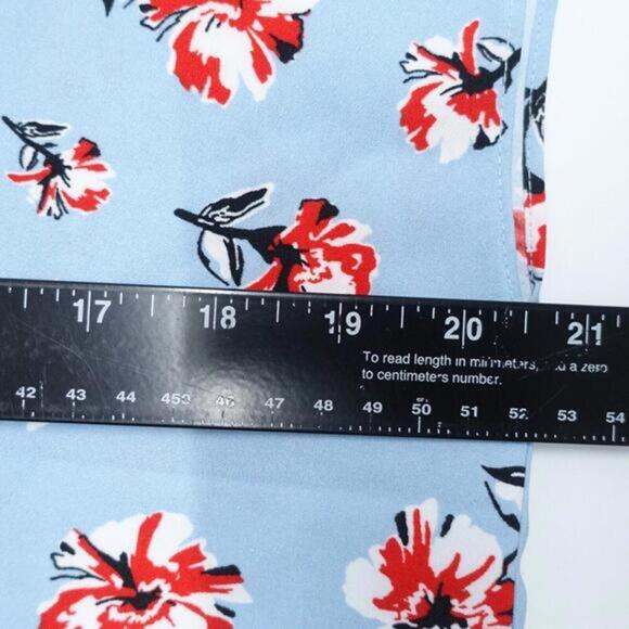 Hilary Radley Tank Top Women's Medium Blue Floral 100% Polyester V-Neck Pullover - Picture 2 of 6